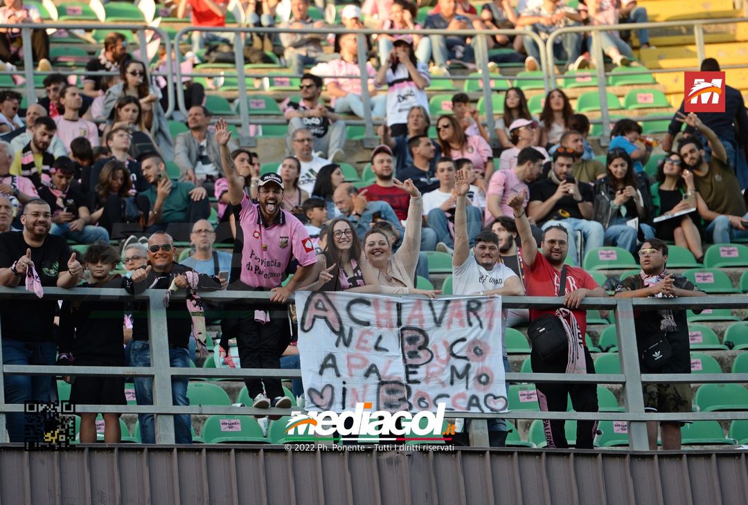 Fototifo, i tifosi allo stadio per Palermo-Virtus Entella 2-2 (gallery) - immagine 79