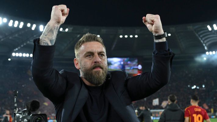 De Rossi sotto la curva: “Vittoria meritata e molto…romanista” - immagine 1