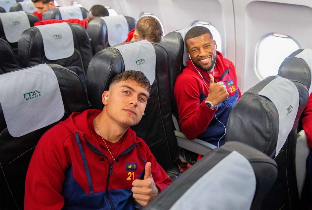 La Roma in partenza per Lecce: presente Wijnaldum – FOTO GALLERY - immagine 7