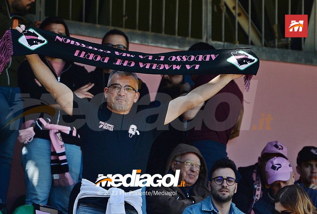 FOTOTIFO Palermo-Benevento 1-1, gli scatti ai tifosi al “Renzo Barbera” (Gallery) - immagine 20