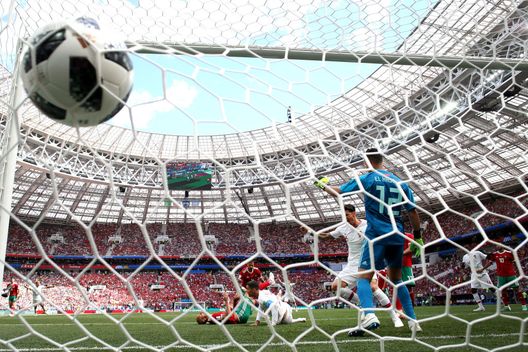 SAMARA, RUSSIA - JUNE 17: Cristiano Ronaldo of Portugal scores his team's first goal past Monir El Kajoui during the 2018 FIFA World Cup Russia group B match between Portugal and Morocco at Luzhniki Stadium on June 20, 2018 in Moscow, Russia. (Photo by Michael Steele/Getty Images) Marocco, chiuso il conto contro il calcio iberico: era stato eliminato nel 2018 da Spagna e Portogallo- immagine 2