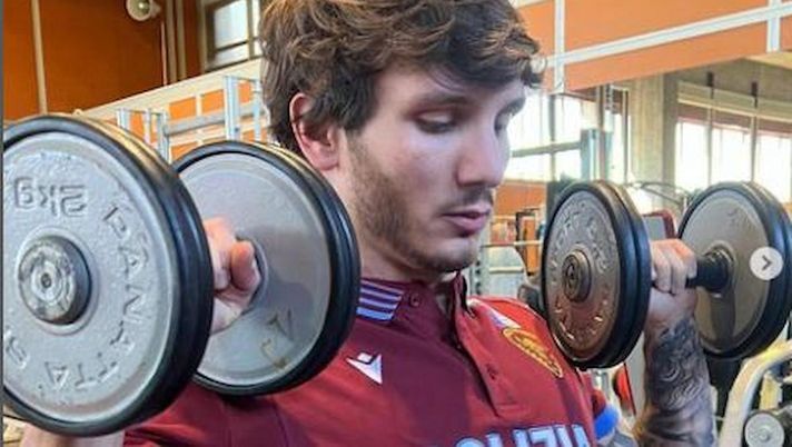 La foto postata dall'atleta sul suo profilo Instagram Bortuzzo torna ad allenarsi: “La strada da fare è ancora tanta, la voglia pure” - immagine 1