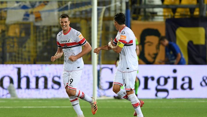 CASTELLAMMARE DI STABIA, ITALY - JULY 27: Daniel Ciofani of US Cremonese celebrates after scoring the 0-2 goal during the serie B match between SS Juve Stabia and US Cremonese at Romeo Menti stadium on July 27, 2020 in Castellammare di Stabia, Italy. (Photo by Francesco Pecoraro/Getty Images for Lega Serie B) 