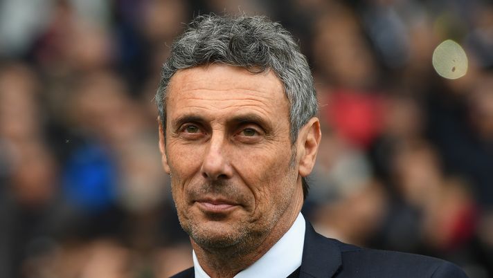 UDINE, ITALY - FEBRUARY 16:  Luca Gotti, head coach of Udinese Calcio looks on during the Serie A match between Udinese Calcio and  Hellas Verona at Stadio Friuli on February 16, 2020 in Udine, Italy.  (Photo by Alessandro Sabattini/Getty Images) 