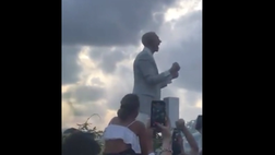 VIDEO Italia, Bernardeschi show al suo matrimonio: “Bello festeggiare a casa”