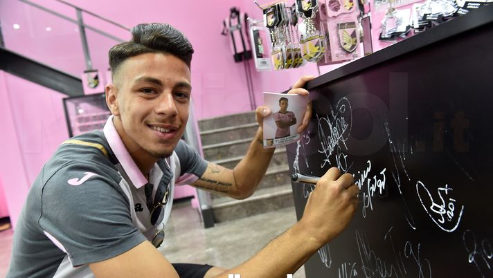 Calciomercato Palermo: affare Lo Faso, bonus e percentuale sulla futura rivendita. I dettagli  Calciomercato Palermo: affare Lo Faso, bonus e percentuale sulla futura rivendita. I dettagli