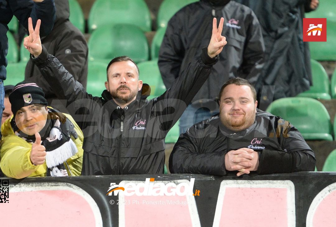 FOTOTIFO Palermo-Ternana 0-0, gli scatti ai tifosi al “Renzo Barbera” (Gallery) - immagine 27