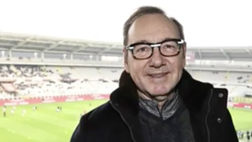 VIDEO / Kevin Spacey, cuore granata: allo stadio per Torino-Spezia