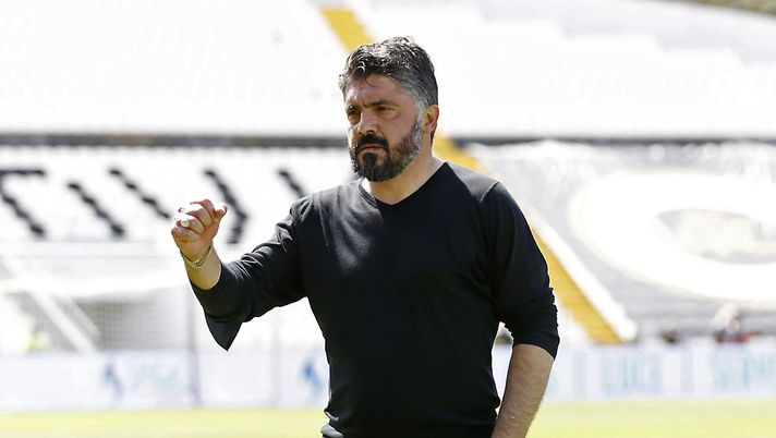 LA SPEZIA, ITALY - MAY 08: Gennaro Gattuso manager of SSC Napoli during the Serie A match between Spezia Calcio and SSC Napoli at Stadio Alberto Picco on May 8, 2021 in La Spezia, Italy. Sporting stadiums around Italy remain under strict restrictions due to the Coronavirus Pandemic as Government social distancing laws prohibit fans inside venues resulting in games being played behind closed doors. (Photo by Gabriele Maltinti/Getty Images) LA SPEZIA, ITALY - MAY 08: Gennaro Gattuso manager of SSC Napoli during the Serie A match between Spezia Calcio and SSC Napoli at Stadio Alberto Picco on May 8, 2021 in La Spezia, Italy. Sporting stadiums around Italy remain under strict restrictions due to the Coronavirus Pandemic as Government social distancing laws prohibit fans inside venues resulting in games being played behind closed doors. (Photo by Gabriele Maltinti/Getty Images)
