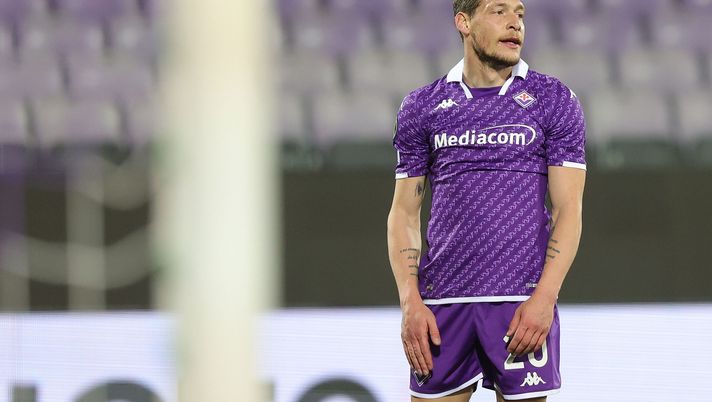 FLORENCE, ITALY - MARCH 14: Andrea Belotti of ACF Fiorentina reacts during the UEFA Europa Conference League 2023/24 round of 16 second leg match between ACF Fiorentina and Maccabi Haifa at on March 14, 2024 in Florence, Italy.(Photo by Gabriele Maltinti/Getty Images) Belotti, è l’ora di punire il Diavolo: ora il gol oltre gli applausi - immagine 1