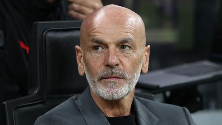 MILAN, ITALY - NOVEMBER 13: AC Milan coach Stefano Pioli looks on before the Serie A match between AC Milan and ACF Fiorentina at Stadio Giuseppe Meazza on November 13, 2022 in Milan, Italy. (Photo by Marco Luzzani/Getty Images)