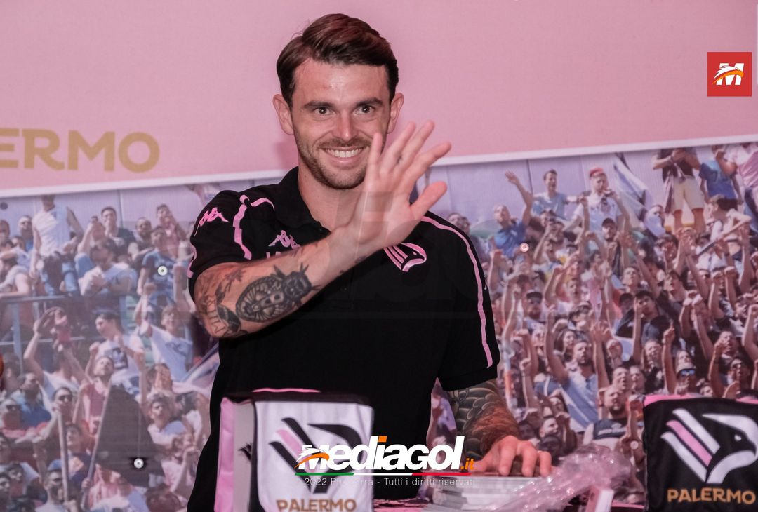 FOTO RITIRO PALERMO, Brunori e l’incontro con i tifosi al Barbera (Gallery) - immagine 28