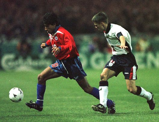 Villarroel, in campo ai Mondiali nel ’98 contro il Brasile: oggi fa l’autista per Uber…- immagine 7