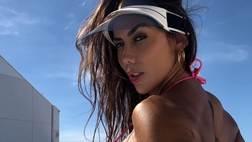 Sonia Isaza, curve devastanti. Lady Vidal in costume scatena il web