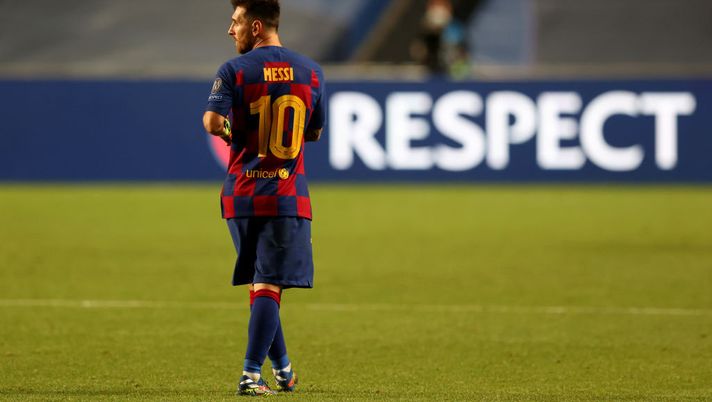 LISBON, PORTUGAL - AUGUST 14: Lionel Messi of FC Barcelona looks dejected following his team's defeat in the UEFA Champions League Quarter Final match between Barcelona and Bayern Munich at Estadio do Sport Lisboa e Benfica on August 14, 2020 in Lisbon, Portugal. (Photo by Rafael Marchante/Pool via Getty Images) LISBON, PORTUGAL - AUGUST 14: Lionel Messi of FC Barcelona looks dejected following his team's defeat in the UEFA Champions League Quarter Final match between Barcelona and Bayern Munich at Estadio do Sport Lisboa e Benfica on August 14, 2020 in Lisbon, Portugal. (Photo by Rafael Marchante/Pool via Getty Images)