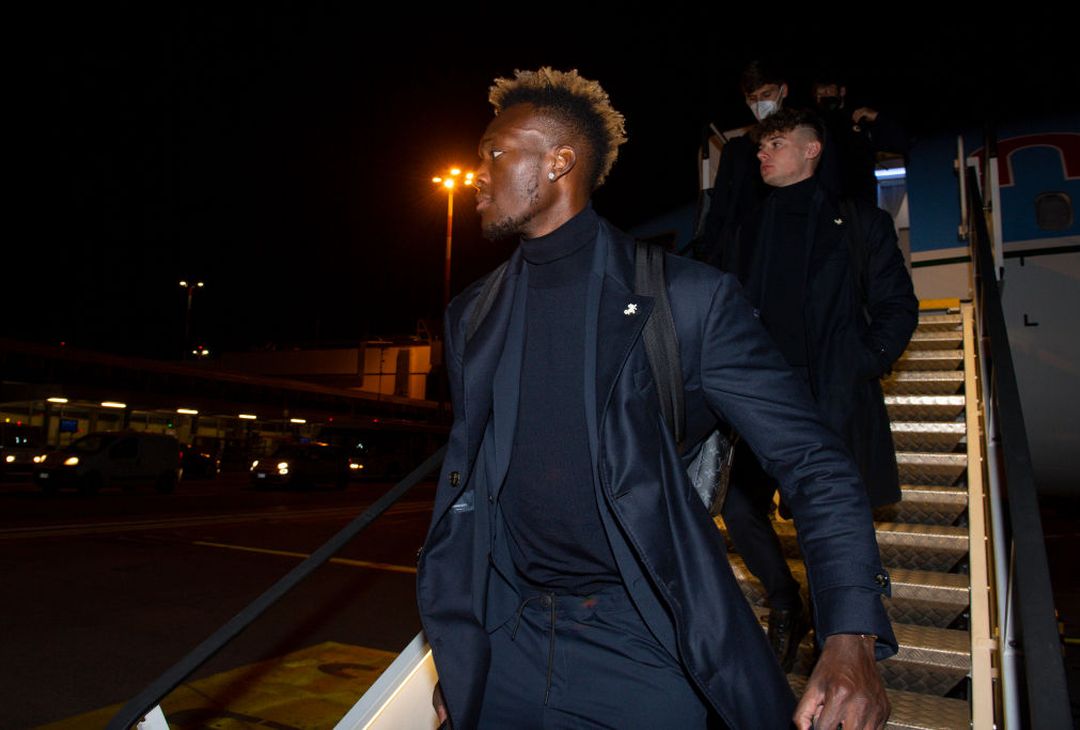 Roma, la partenza della squadra per Bologna – FOTO GALLERY - immagine 7