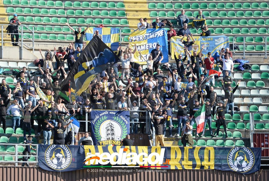 FOTOTIFO Palermo-Frosinone 1-1, i tifosi allo Stadio “Renzo Barbera” (Gallery) - immagine 102