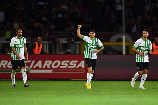 TURIN, ITALY - SEPTEMBER 17: Agustin Alvarez of US Sassuolo celebrates the opening goal during the Serie A match between Torino FC and US Sassuolo at Stadio Olimpico di Torino on September 17, 2022 in Turin, Italy. (Photo by Valerio Pennicino/Getty Images) Gazzetta su A. Alvarez: “Futuro da protagonista. Guarda caso la Fiorentina…”- immagine 2