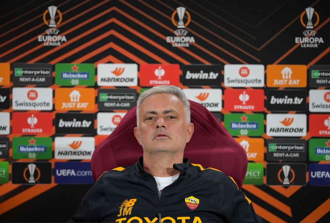 Roma, la conferenza stampa di Mourinho nel Media Day di Trigoria – FOTO GALLERY - immagine 4