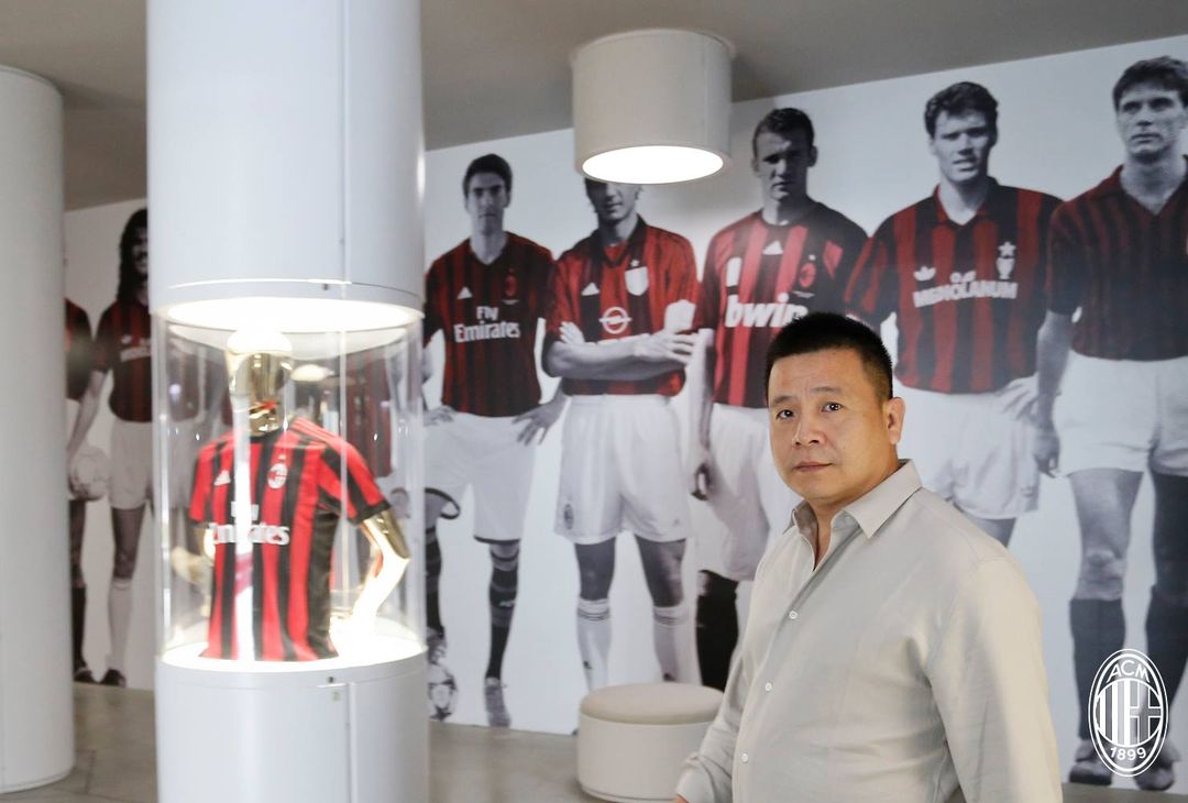 GALLERY – Yonghong Li in visita a Casa Milan - immagine 3