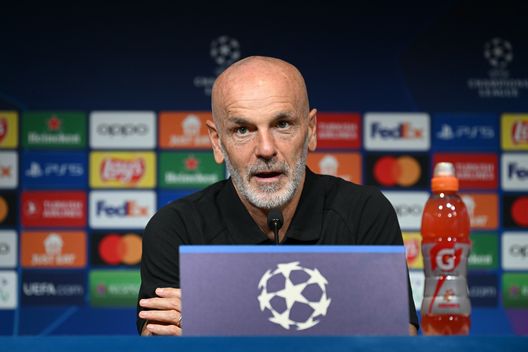 Stefano Pioli (allenatore AC Milan) durante una conferenza stampa di Champions League | Milan News (Getty Images)