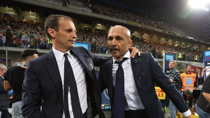 MILAN, ITALY - APRIL 28: Head coach of FC Internazionale Luciano Spalletti (R) shakes hands with head coach of Juventus Massimiliano Allegri before during the serie A match between FC Internazionale and Juventus at Stadio Giuseppe Meazza on April 28, 2018 in Milan, Italy. (Photo by Marco Luzzani - Inter/FC Internazionale via Getty Images) Napoli