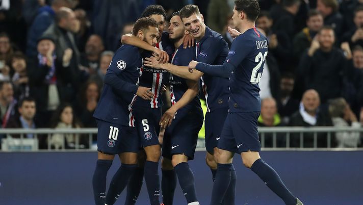 MADRID, SPAIN - NOVEMBER 26: Pablo Sarabia of Paris Saint-Germain celebrates with teammates after scoring his team's second goal during the UEFA Champions League group A match between Real Madrid and Paris Saint-Germain at Bernabeu on November 26, 2019 in Madrid, Spain. (Photo by Angel Martinez/Getty Images) MADRID, SPAIN - NOVEMBER 26: Pablo Sarabia of Paris Saint-Germain celebrates with teammates after scoring his team's second goal during the UEFA Champions League group A match between Real Madrid and Paris Saint-Germain at Bernabeu on November 26, 2019 in Madrid, Spain. (Photo by Angel Martinez/Getty Images)