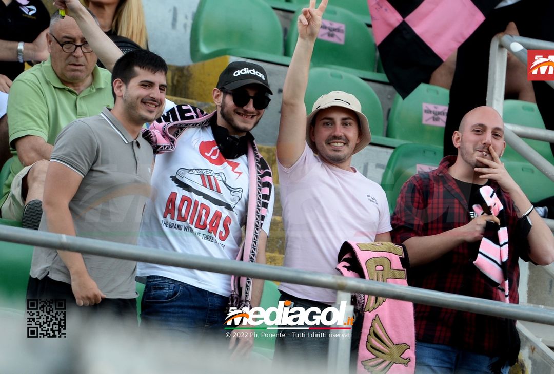 Fototifo, i tifosi allo stadio per Palermo-Virtus Entella 2-2 (gallery) - immagine 66