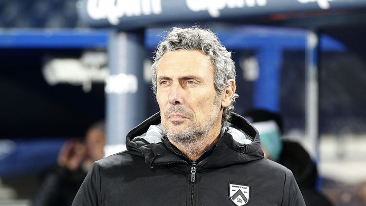 EMPOLI, ITALY - DECEMBER 06: Luca Gotti manager of Udimnese Calcio looks on during the Serie A match between Empoli FC and Udinese Calcio at Stadio Carlo Castellani on December 6, 2021 in Empoli, Italy. (Photo by Gabriele Maltinti/Getty Images) Spezia, non solo Dragowski. Gotti vuole un attaccante viola - immagine 1