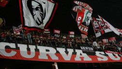SEEDORF, I TIFOSI NON TI ABBANDONANO: PRONTI CORI E APPLAUSI