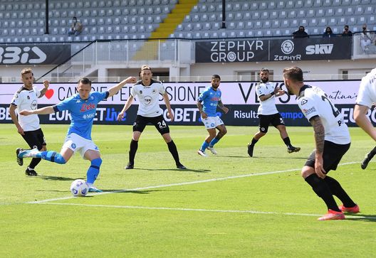 (Photo by SSC NAPOLI via Getty Images) zielinski politano