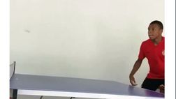 VIDEO / Monaco, Mbappé sfida a ping pong Raggi. Punto ed esultanza…da urlo