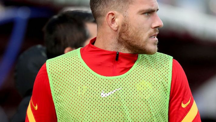 CROTONE, ITALY - JANUARY 06: Jordan Veretout of Roma during the Serie A match between FC Crotone and AS Roma at Stadio Comunale Ezio Scida on January 06, 2021 in Crotone, Italy. (Photo by Maurizio Lagana/Getty Images) Roma, la Gazzetta: “Oliveira da titolare, rischia Veretout. C’è in pole Felix” - immagine 1