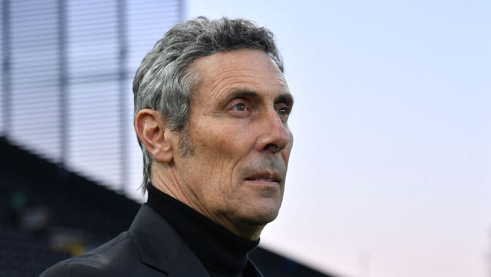 UDINE, ITALY - MARCH 06: Luca Gotti, Head Coach of Udinese Calcio looks on prior to the Serie A match between Udinese Calcio and US Sassuolo at Dacia Arena on March 06, 2021 in Udine, Italy. Sporting stadiums around Italy remain under strict restrictions due to the Coronavirus Pandemic as Government social distancing laws prohibit fans inside venues resulting in games being played behind closed doors. (Photo by Alessandro Sabattini/Getty Images) Gotti: “De Paul, che crescita: a fine stagione deciderà il suo futuro con la società” - immagine 1