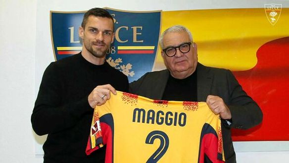  Christian Maggio ha compiuto 39 anni l’11 febbraio. Dopo la fine dell’esperienza con il Benevento ha voluto rimettersi in gioco - ringiovanendo - a Lecce. Ad attenderlo c’era la fascia destra lasciata libera dall’infortunio di Adjapong; lui ha ripagato con due gol e due assist 