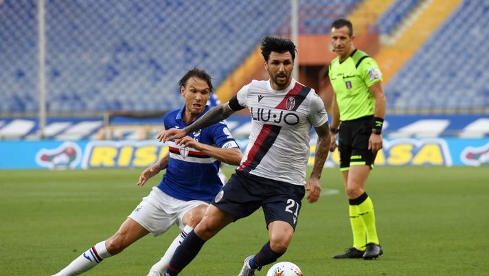 GENOA, ITALY - JUNE 28: Roberto Soriano of Bologna FC evades challenge from Albin Ekdal of UC Sampdoria during the Serie A match between UC Sampdoria and Bologna FC at Stadio Luigi Ferraris on June 28, 2020 in Genoa, Italy. (Photo by Chris Ricco/Getty Images) GENOA, ITALY - JUNE 28: Roberto Soriano of Bologna FC evades challenge from Albin Ekdal of UC Sampdoria during the Serie A match between UC Sampdoria and Bologna FC at Stadio Luigi Ferraris on June 28, 2020 in Genoa, Italy. (Photo by Chris Ricco/Getty Images)