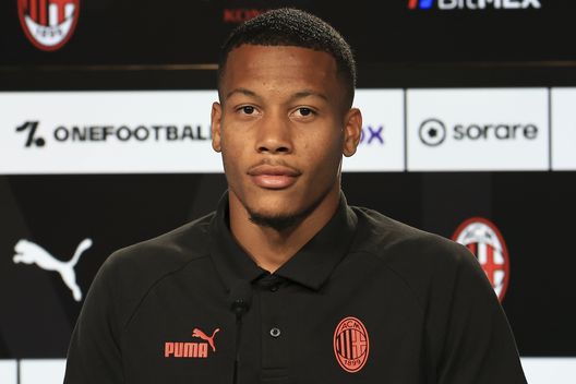 La conferenza stampa di Aster Vranckx (centrocampista AC Milan) | Milan News (Getty Images) Conferenza stampa Aster Vranckx AC Milan