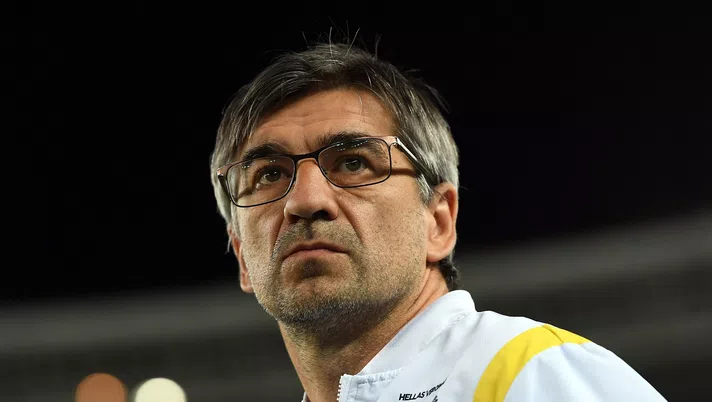 VERONA, ITALY - APRIL 20: Ivan Juric head coach of Hellas Verona  looks on during the Serie A match between Hellas Verona FC  and ACF Fiorentina at Stadio Marcantonio Bentegodi on April 20, 2021 in Verona, Italy. (Photo by Alessandro Sabattini/Getty Images)