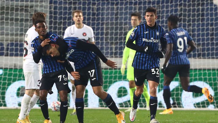 BERGAMO, ITALY - DECEMBER 01: Cristian Romero #17 of Atalanta BC celebrates his goal with his team-mate Diallo Amad Traore (L) during the UEFA Champions League Group D stage match between Atalanta BC and FC Midtjylland at Gewiss Stadium on December 1, 2020 in Bergamo, Italy. (Photo by Marco Luzzani/Getty Images) BERGAMO, ITALY - DECEMBER 01: Cristian Romero #17 of Atalanta BC celebrates his goal with his team-mate Diallo Amad Traore (L) during the UEFA Champions League Group D stage match between Atalanta BC and FC Midtjylland at Gewiss Stadium on December 1, 2020 in Bergamo, Italy. (Photo by Marco Luzzani/Getty Images)
