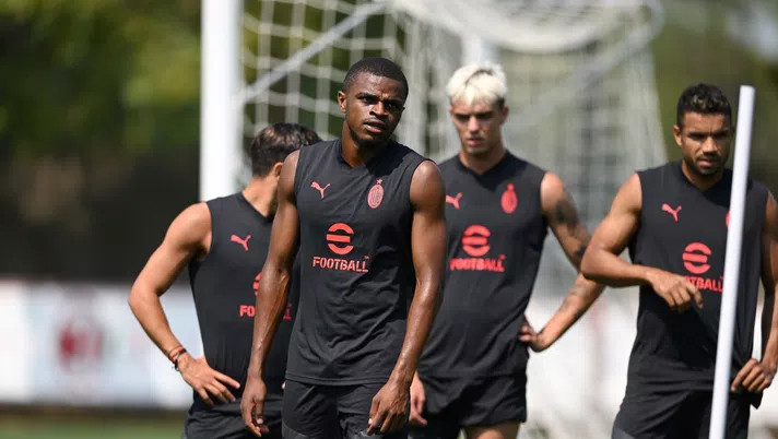 I calciatori del Milan in allenamento