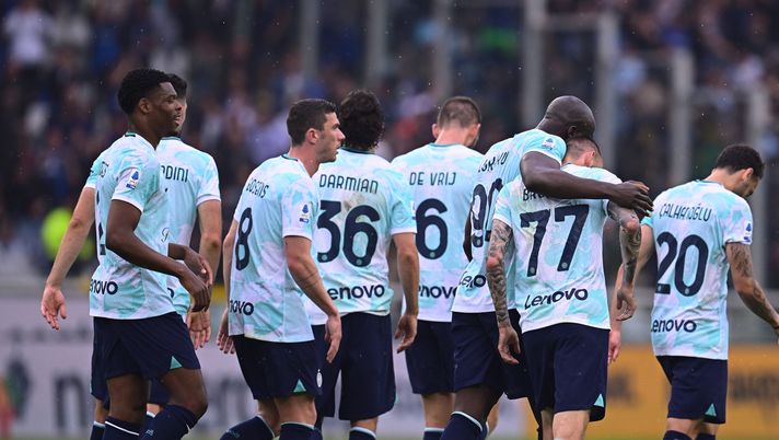 TURIN, ITALY - JUNE 03: Marcelo Brozovic of FC Internazionale celebrates with team-mates after scoring the team's first goal during the Serie A match between Torino FC and FC Internazionale at Stadio Olimpico di Torino on June 03, 2023 in Turin, Italy. (Photo by Mattia Ozbot - Inter/Inter via Getty Images) inter torino