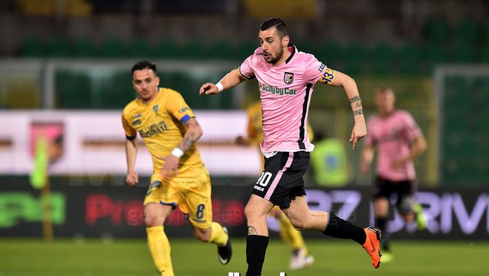 PALERMO, ITALY - MARCH 10: Ilija Nestorovski of Palermo in action during the serie B match between US Citta di Palermo and Frosinone at Stadio Renzo Barbera on March 10, 2018 in Palermo, Italy. (Photo by Tullio M. Puglia/Getty Images) PALERMO, ITALY - MARCH 10: Ilija Nestorovski of Palermo in action during the serie B match between US Citta di Palermo and Frosinone at Stadio Renzo Barbera on March 10, 2018 in Palermo, Italy. (Photo by Tullio M. Puglia/Getty Images)