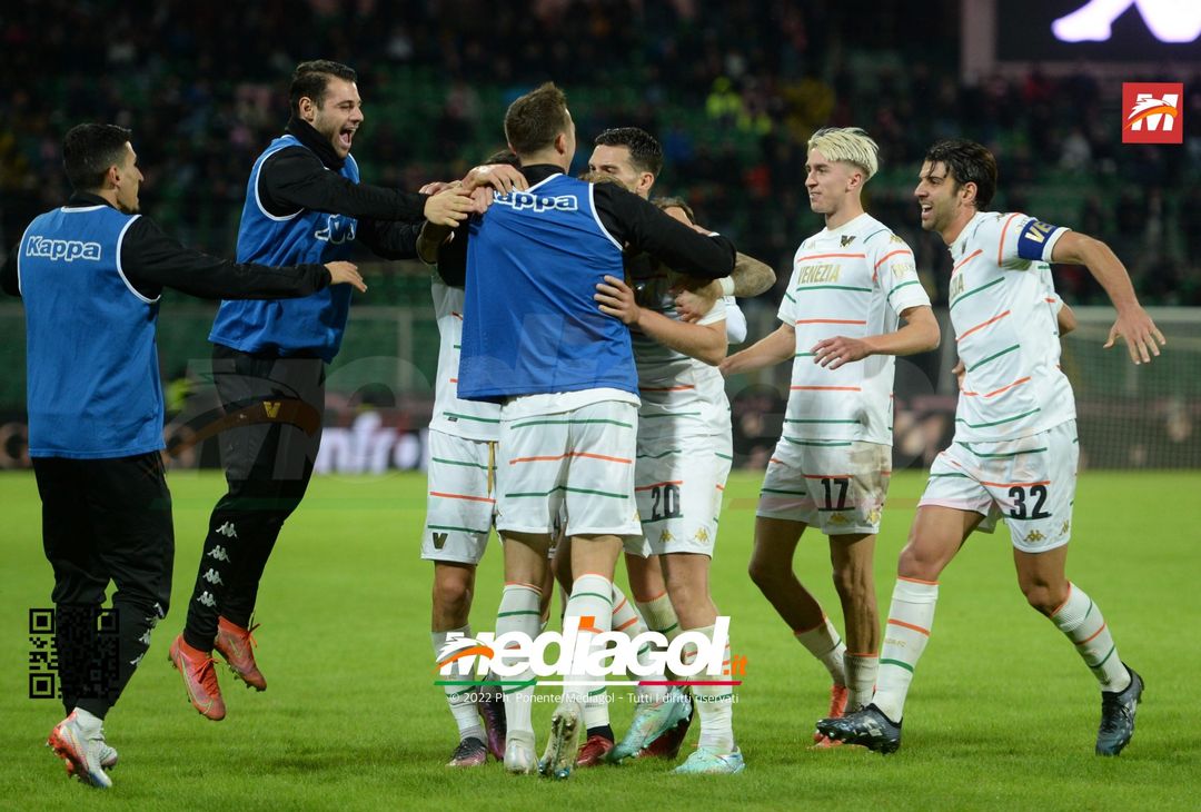 FOTO Palermo-Venezia 0-1, 14ª giornata di Serie B 2022-2023 (Gallery) - immagine 42