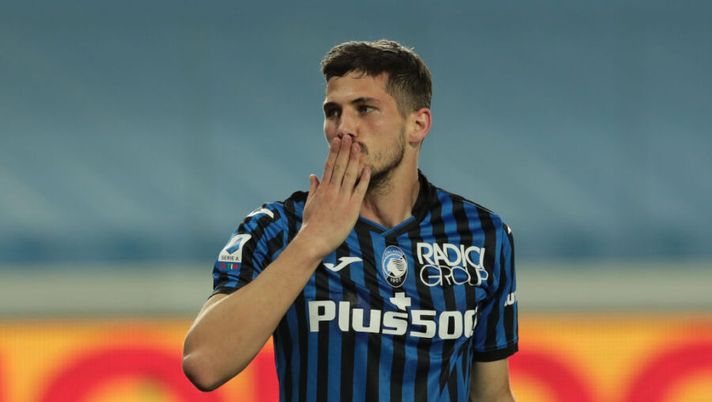 BERGAMO, ITALY - APRIL 25: Remo Freuler of Atalanta BC celebrates after scoring their team's third goal during the Serie A match between Atalanta BC and Bologna FC at Gewiss Stadium on April 25, 2021 in Bergamo, Italy. Sporting stadiums around Italy remain under strict restrictions due to the Coronavirus Pandemic as Government social distancing laws prohibit fans inside venues resulting in games being played behind closed doors. (Photo by Emilio Andreoli/Getty Images) LIVE – Tutti gli assist di giornata: c’è il +1 per Freuler e Pessina - immagine 1