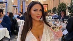Marialuisa Jacobelli a cena fuori: il decolleté è da impazzire