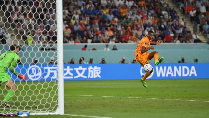 Qatar 2022 – Dumfries scatenato, gol e due assist: l’Olanda batte gli USA ed è ai quarti - immagine 1