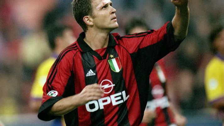Oliver Bierhoff, qui con la maglia del Milan (credits: GETTY images)