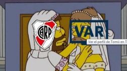 Meme da derby: rigore per il River in Libertadores, scatenati i tifosi del Boca