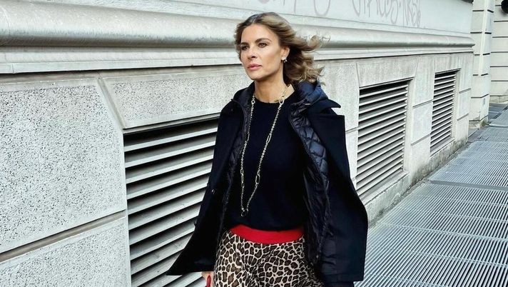 Martina Colombari spiega il suo atteggiamento sui social: “Ecco perché non rispondo agli haters” - immagine 1