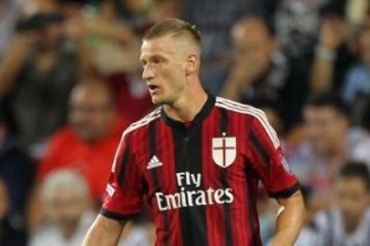 Abate indisponibile per il derby (fonte foto: www.calciomercato.com) Abate indisponibile per il derby (fonte foto: www.calciomercato.com)